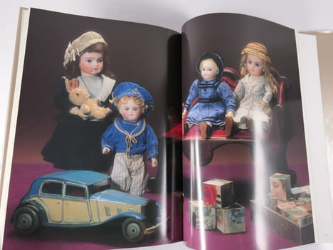 Hoshi Bldg. Portrait of Antique Dolls / Poupées anciennes. Kazuya Nitta