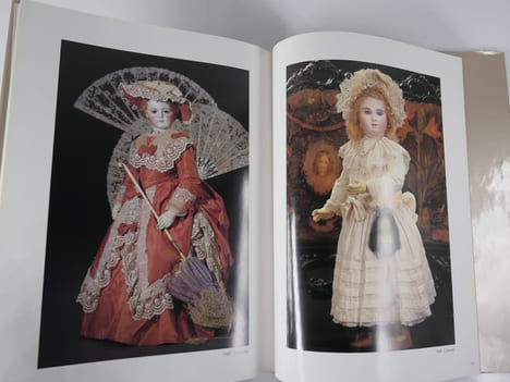 Hoshi Bldg. Portrait of Antique Dolls / Poupées anciennes. Kazuya Nitta