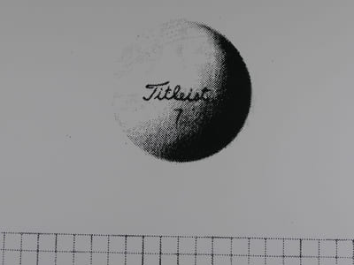 CHRIS Lithographie originale sur vélin : Titleist 7, numérotée 19/22, signée par l'artiste au crayon en bas à droite, avec un envoi autographe au verso.