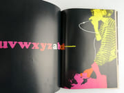SPECIAL POP. Numéro Spécial.  360 pages, 860 photos, 100 dessins. Un travail démoniaque : la vie détaillée de 475 idoles ! Tout ce qu'il est possible de savoir sur les vedettes Pop, les mouvements Pop, les Hippies, les Sounds, les Disques; les Radios-Pirates ! 126 heures de lectures Pop!  par Collectif. Sous la direction de  Jocelyn de Noblet et Franck Lipsic. Rédaction Didier Foulc et Pierre Hounghe-Coula. Direction artistique de André Depresle et Gérard Guerre - Image 4