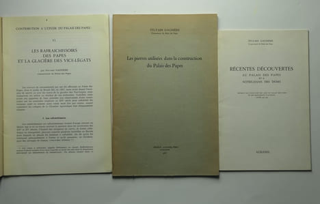 Réunion de trois publications par S. Ganière sur le Palais des Papes. Les pierres utilisées dans la construction du Palais des Papes. Extrait du ...