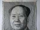 Portrait de Mao Zedong imprimé sur tissu "Camarade Mao Zedong". 