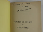 Hommes et Choses de Théâtre. ENVOI de l'auteur à Max Maurey ((auteur dramatique français). Shakespeare et Scribe. Balzac. Victore Hugo. Alexandre Dumas Père. Alfred de Musset. Ponset. Paul Meurice. Auguste Vacquerie. Emile Augier. Octave Feuillet. Henry Murger. Alexandre Dumas Fils. Henri de Bornier. Victorien Sardou. Edouard Pailleron. Meilhace et Halévy. Armand Sylvestre. Emile Zola. François Coppée. Catulle Mendès.  par Adolphe Aderer. Préface de Victorien Sardou - Image 1