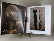 MUMUYE par Texte de François Neyt. Photographies de Christophe Lebedinsky. Illustrations de Xavier Mérigot. - Image 7