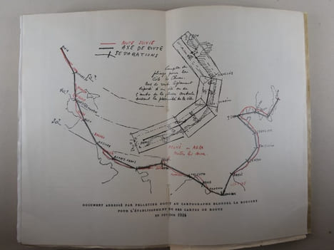 Le Raid merveilleux de Pelletier Doisy. Paris-Tokyo en avion. Lettre-préface de "Pivolo". Avec soixante-six photographies et cartes.. Gilbert ...