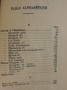 300 manières d'accommoder les plats sucrés et les confitures. Oeufs au sucre - Soufflés - Crèmes - Entremets de fruits - Gâteaux d'entremets - Crêpes - Beignets - Flans - Tartes et tartelettes - Meringues - Biscuits et gauffres - Gâteaux et galettes de ménage - Confitures - Gelées - Sirops et liqueurs.  par G.-B. de Savigny - Image 2