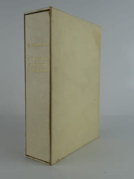 Réunion de 3 titres sous coffret : La vie des termites. La vie des fourmis. La vie des abeilles. Maurice MAETERLINCK. Illustrations de Raoul Livain.