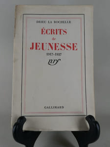 Ecrits de jeunesse 1917-1927. Interrogation - Fond de cantine - Suite dans les idées - Le jeune européen. 3e édition.