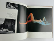 LUMIERE ET COULEUR SUR LE NU par Lucien LORELLE. Photographies de Aubin, Babout, Baha Gelenbevi, Peter Basch, R.M. Clermont, Edoardo Dellacasa, Claude Frossard, Léon Herchtritt, Erwin F. Huppert, Jean-Paul, A. Kruger, Pit Ludwig, Erwin Marton, Kurt Rohrig, Willy Ronis, Serge de Sanzo,  - Image 5