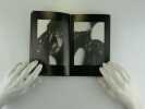Cent photographies choisies dans la série Deux mille photographies du sexe d'une femme. Henri MACCHERONI. Préface de Michel CAMUS