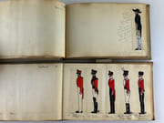 Carnets de dessins originaux représentant les UNIFORMES des SOLDATS du 18e s. et du Premier Empire. Le premier carnet est consacré à l'uniforme en France, le second représente les uniformes de différentes régions et pays : Langonie, Grand Duché de Geisberg, Royaume de Warland (RU), Empire de Modaquie (?), Royaume de Romagne, Royaume de Margovie.  par Anonyme - Image 10