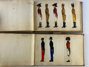 Carnets de dessins originaux représentant les UNIFORMES des SOLDATS du 18e s. et du Premier Empire. Le premier carnet est consacré à l'uniforme en France, le second représente les uniformes de différentes régions et pays : Langonie, Grand Duché de Geisberg, Royaume de Warland (RU), Empire de Modaquie (?), Royaume de Romagne, Royaume de Margovie.  par Anonyme - Image 11