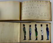 Carnets de dessins originaux représentant les UNIFORMES des SOLDATS du 18e s. et du Premier Empire. Le premier carnet est consacré à l'uniforme en France, le second représente les uniformes de différentes régions et pays : Langonie, Grand Duché de Geisberg, Royaume de Warland (RU), Empire de Modaquie (?), Royaume de Romagne, Royaume de Margovie.  par Anonyme - Image 16