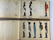Carnets de dessins originaux représentant les UNIFORMES des SOLDATS du 18e s. et du Premier Empire. Le premier carnet est consacré à l'uniforme en France, le second représente les uniformes de différentes régions et pays : Langonie, Grand Duché de Geisberg, Royaume de Warland (RU), Empire de Modaquie (?), Royaume de Romagne, Royaume de Margovie.  par Anonyme - Image 6