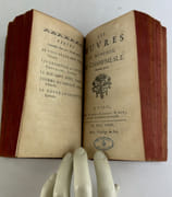 Les oeuvres de Monsieur de Champmeslé. Première et seconde partie. Contient : Delie, comédie pastorale. Le Parisien, comédie. Les fragments de Molière, comédie. Je vous prends sans verd, comédie. Crispin chevalier, ou Les Grizettes, comédie. La rue Saint-Denis, comédie. L'heure du berger, pastorale. La coupe enchantée, comédie. par CHAMPESLE - Image 6