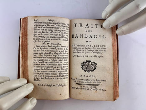 (MEDECINE) Recueil complet de l'ostéologie ou histoire exacte des os. SUIVI DE Traité des bandages ou méthode exacte pour appliquer les bandages les ...