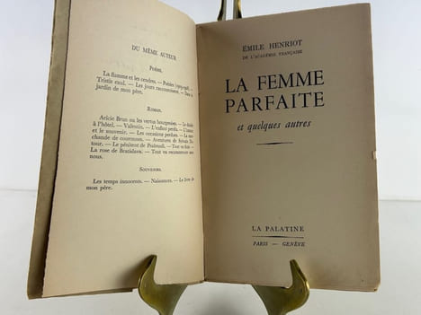 La femme parfaite et quelques autres. Envoi de l'auteur (dédicataire biffé).. Emile HENRIOT