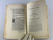 Les dix livres de cuisine d'Apicius. par Traduits du latin pour la première fois et commentés par Bertrand Guégan. - Image 6