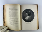 Ménages d'Artistes. Willy et Colette. Etude biographique et critique, ornée de nombreuses illustrations, portraits, caricatures, de deux autographes et suivie d'opinions de critiques, d'une bibliographie, d'une iconographie et de divers documents. JOINT une photo signée de Willy (Henry Gauthier-Villars) accompagnée d'une courte correspondance (7 x 9,5cm) par Jean de LA HIRE (Adolphe d'Espie)  - Image 4