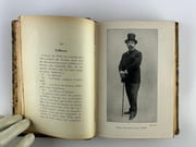 Ménages d'Artistes. Willy et Colette. Etude biographique et critique, ornée de nombreuses illustrations, portraits, caricatures, de deux autographes et suivie d'opinions de critiques, d'une bibliographie, d'une iconographie et de divers documents. JOINT une photo signée de Willy (Henry Gauthier-Villars) accompagnée d'une courte correspondance (7 x 9,5cm) par Jean de LA HIRE (Adolphe d'Espie)  - Image 5