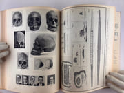 L'Ile de Pâques et ses mystères. La première étude réunissant tous les documents connus sur cette île mystérieuse. Préface du Dr E. Loppé. par Dr STEPHEN-CHAUVET  - Image 4