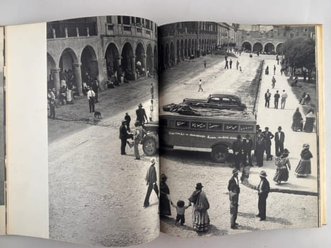 INDIENS PAS MORTS. Photographies de Werner Bischof, Robert Frank et Pierre Verger. . Georges ARNAUD