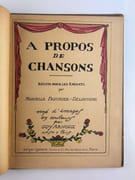 A propos de chansons. Récits pour les enfants par Marcelle Fauchier-Delavigne. Orné d' images en couleurs par Guy Arnoux.Le Pont d'Avignon - Le Roi Dagobert - Malbrough - Il pleut, Bergère - Le Père Bugeaud -Monsieur Dumollet par Guy Arnoux - Marcelle Fauchier-Delavigne - Image 2