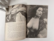 The Teaser, pure and simple / The Stripteaser - Two items par Henri Miller, Sade, Robert Desmond, Thomas Peachum, Pierre Angélique (Georges Bataille)... - Image 5