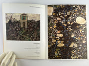 Réunion de 5 catalogues autour de JEAN DUBUFFET. 1) Jean Dubuffet, catalogue des peintures faites à Vence du 1er avril au 31 août 1957, Paul Facchetti, éditeur. 24 reproductions nb. EO 2) La donation Dubuffet au Musée des Arts Décoratifs. Palais du Louvre - Pavillon de Marsan, 1967, 117p. Repr. nb. 3)  Jean Dubuffet des Psycho-sites, Galerie Jeanne Bucher, 9 nov.- 20 déc. 1982. Reproductions couleur. 4) A propos de la Tour aux Figures de Jean Dubuffet. Musée Municipal d'Issy-les-Moulineaux 23 octobre - 31 décembre 1988, 40p. Complet du carton d'invitation. 5) Legs Isalmina Dubuffet, Fondation Dubuffet, exposition à partir du 26 novembre 2004. Liste des 122 oeuvres exposées. Commissaire : Sophie Webel. 16p. par Jean DUBUFFET - Image 7