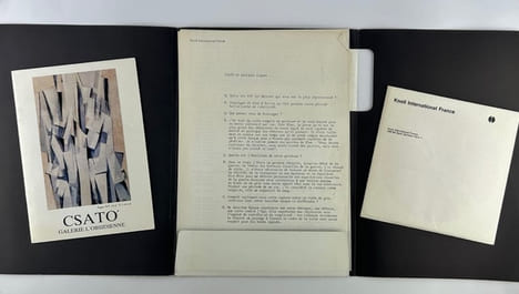 Dossier de presse par Knoll International France présentant Georges Csato. Contient: le catalogue de la rétrospective G.C., Galerie L'Obsidienne, 19 ...
