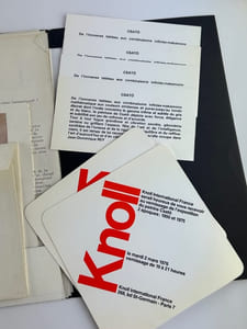 Dossier de presse par Knoll International France présentant Georges Csato. Contient: le catalogue de la rétrospective G.C., Galerie L'Obsidienne, 19 septembre - 30 octobre 1986 (4 reproductions couleurs, 1 NB). 2 cartons d'invitation, 4 copies de la brève présentation de l'artiste par le critique d'art Jean-Dominique Rey. Sur 4 pages volantes : une brève interview de Csato, ses expositions, les oeuvres exposées. 