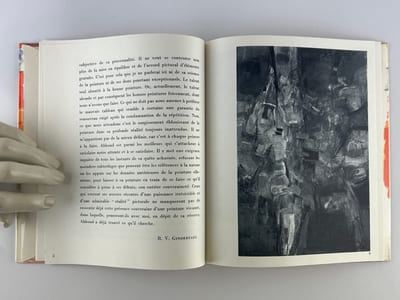 Abboud. Ouvrage édité à l'occasion de l'exposition Abboud à la Galerie Raymonde Cazenave, du 7 mars au 7 avril 1961. JOINT la carte de voeux de la Galerie Cazenave pour 1963, illustrée d'une lithographie originale par Abboud, 20 x 15,5 cm.