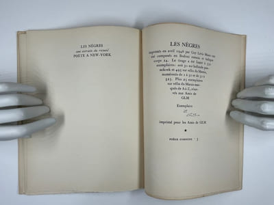 Les nègres. Texte espagnol & traduction par Guy Lévis Mano. Un des 25 exemplaires sur vélin du Marais signés par l'éditeur,  marqués de A à Z réservés aux amis de GLM. Exemplaire Z. 
