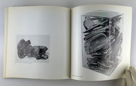 (Catalogue d'exposition) ARMAN Accumulations Renault. Texte de François MATHEY et extraits d'entretiens d'ARMAN avec Claude-Louis Renard.