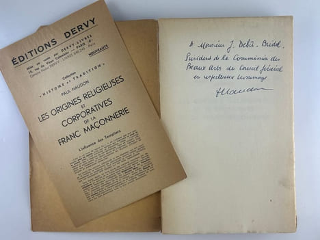 Les origines religieuses et corporatives de la franc-maçonnerie. L'influence des templiers. ENVOI À JACQUES DEBÜ-BRIDEL. . Paul NAUDON