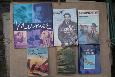 AEROPOSTALE, MERMOZ: Olivier et Patrick POIVRE D'ARVOR: Courriers de nuit Guillaumet, Mermoz, Saint-Exupéry, le roman de l'Aéropostale, Mengès, Place ...