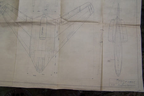 Avion Gotha P 60 C (1945) 3 pages de description (copies datées 2004), P60A, P60B, P60C (1945): 3 plans d'ensemble originaux 88x70 cm, au 1/25e. P60: ...