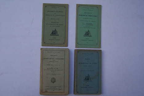 Règlement provisoire de manoeuvre de l'aéronautique. L'aviation de chasse, 1928. L'aviation de bombardement, 1928. L'aviation de renseignement, 1925. ...