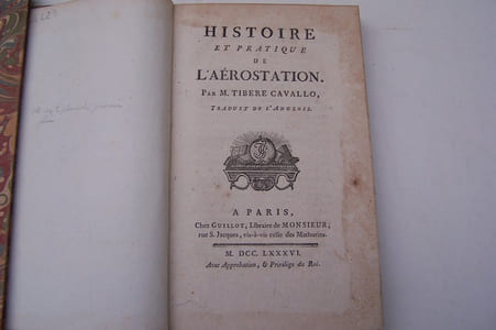 Histoire et pratique de l'aérostation. Traduit de l'anglois.