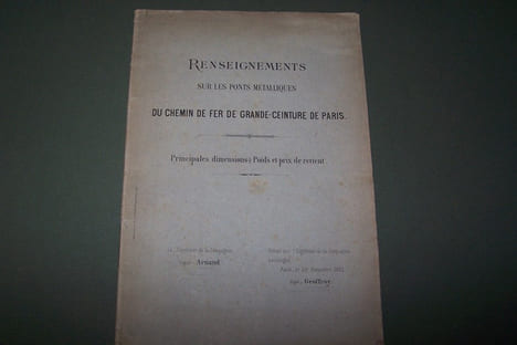 Renseignements sur les ponts metalliques du Chemin de Fer de Grande-Ceinture de Paris. Principales dimensions. Poids et prix de revient. . GEOFFROY