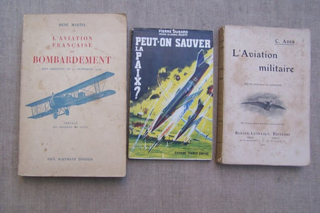 AVIATION MILITAIRE, GUERRE AERIENNE: Général A. NIESSEL: La Maîtrise de l'Air, Perrin, 1928. Lieutenant-Colonel VAUTHIER: Le danger aérien et l'avenir ...