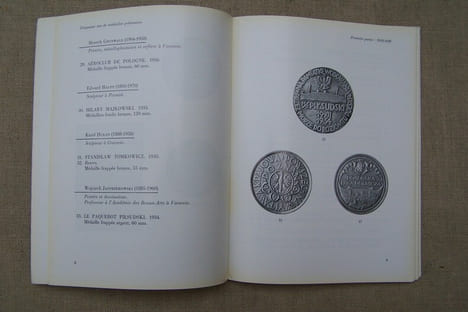 Cinquante ans de médailles Polonaises 1920-1970.. undefined
