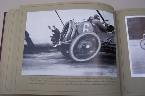 Les photographies de J.-H. LARTIGUE. Un album de famille de la Belle Epoque. Textes et légendes rédigés par Jean Fondin.. LARTIGUE J.-H. et Jean ...