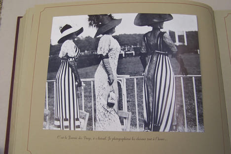 Les photographies de J.-H. LARTIGUE. Un album de famille de la Belle Epoque. Textes et légendes rédigés par Jean Fondin.. LARTIGUE J.-H. et Jean ...