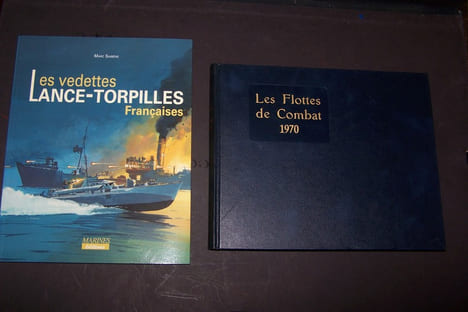MARINE DE GUERRE: HENRI LE MASSON: Les flottes de combat 1970.FOTTENTASCHENBUCH, WARSHIPS OF THE WORLD All Navies of the world,1982/83. H.T. LENTON: ...