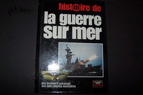 MARINE DE GUERRE: HENRI LE MASSON: Les flottes de combat 1970.FOTTENTASCHENBUCH, WARSHIPS OF THE WORLD All Navies of the world,1982/83. H.T. LENTON: ...