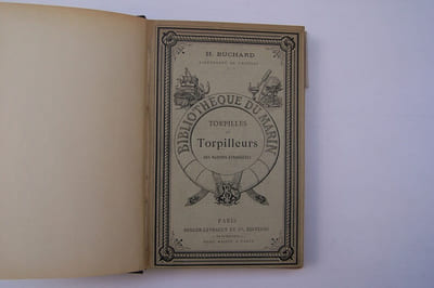 Torpilles et torpilleurs des nations étrangères suivi d'un atlas des flottes cuirassées étrangères.