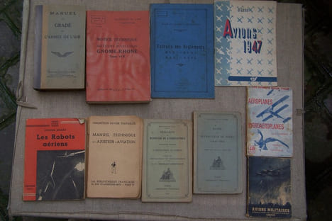LIVRES et DOCUMENTS TECHNIQUES AERONAUTIQUES: E. ROMAT: Les robots aériens. Aérostation d'observation, 1931. Ern. WEBER: Aéroplanes et ...