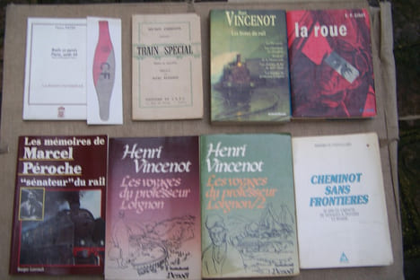 ROMANS, RECITS, TEXTES FERROVIAIRES: VINCENOT Henri: Les chevaliers du chaudron, Denoël, 1960. RIBEILL Georges: La révolution ferroviaire. La ...