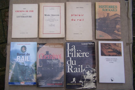 ROMANS, RECITS, TEXTES FERROVIAIRES: VINCENOT Henri: Les chevaliers du chaudron, Denoël, 1960. RIBEILL Georges: La révolution ferroviaire. La ...